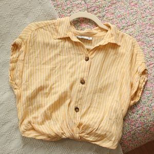 M Hollister Cropped Shirt